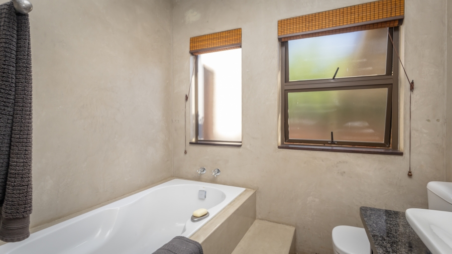 3 Bedroom Property for Sale in The Coves North West